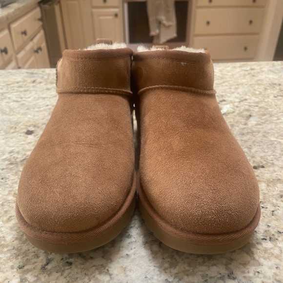 UGG Classic Ultra Mini Size 7 - Picture 5 of 10